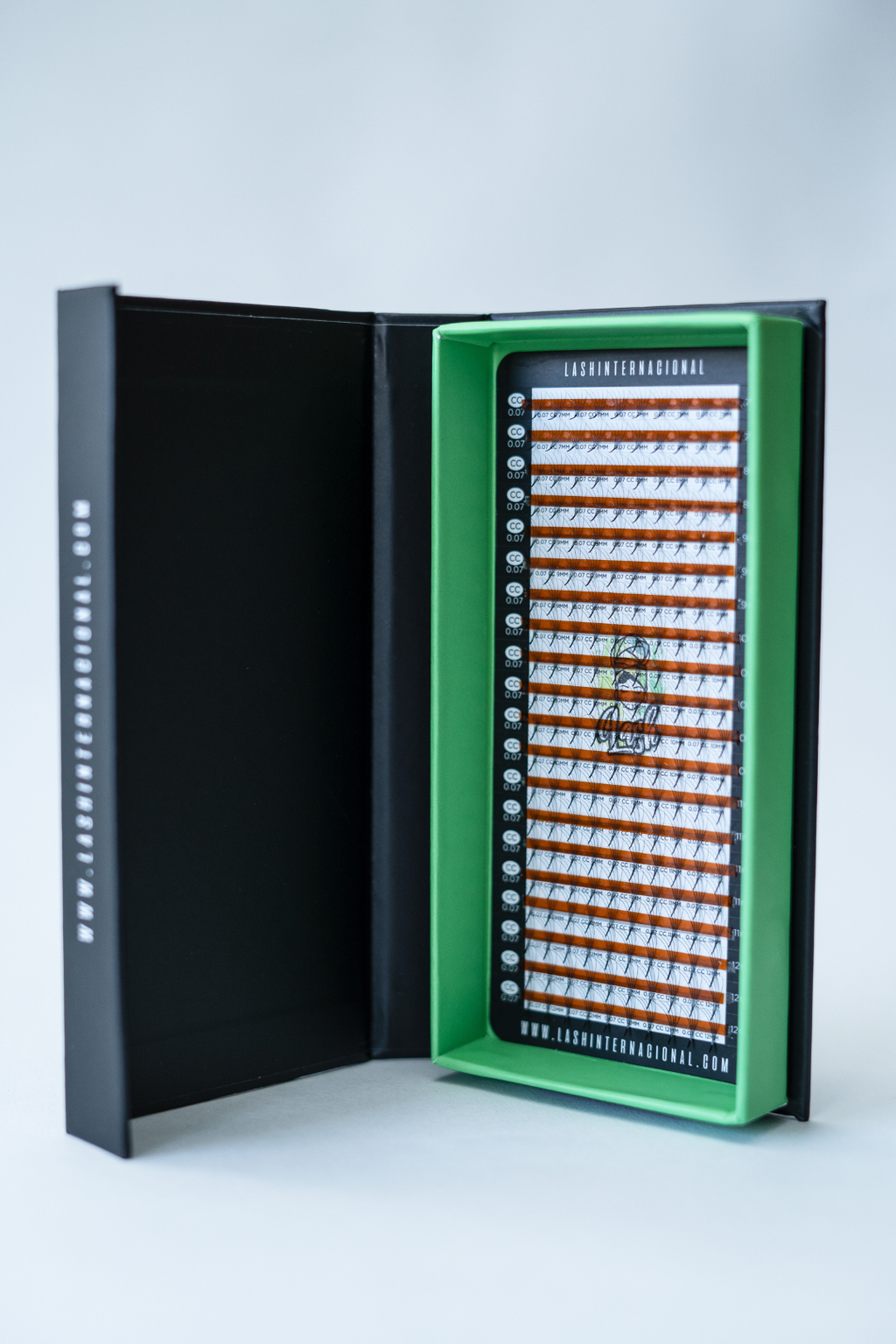 ABANICOS PRE ARMADOS CON ESTÁNDARES EUROPEOS